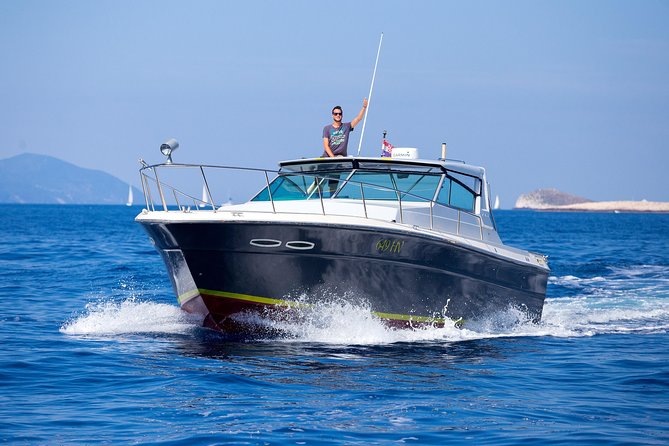 Private custom Blue & Green Cave tour with yacht from Hvar town - Port of Hvar: the quick start before the dramatic coastline