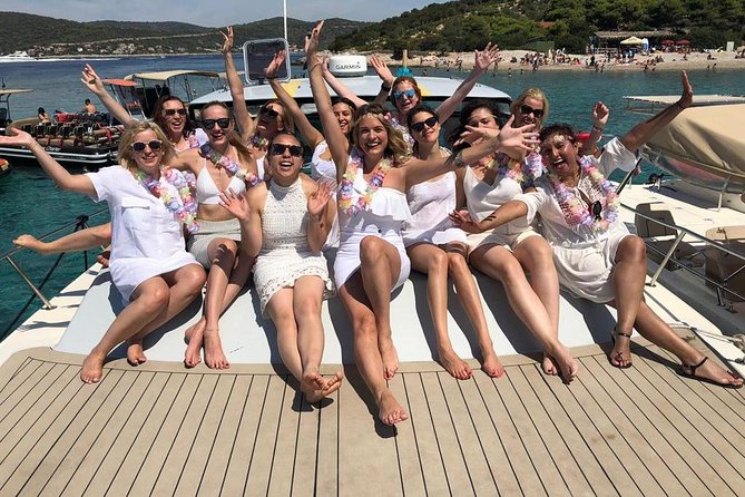 Private custom Blue & Green Cave tour with yacht from Hvar town - The 8-hour rhythm: what the schedule feels like on the water
