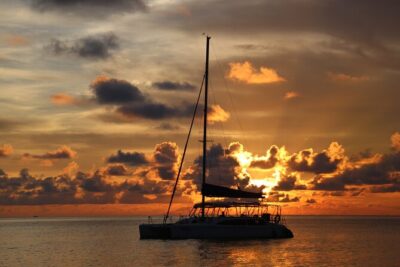 Private Day Sailing Cruise on Yacht in Nha Trang - Lunch on the water: yacht seafood or a floating village stop