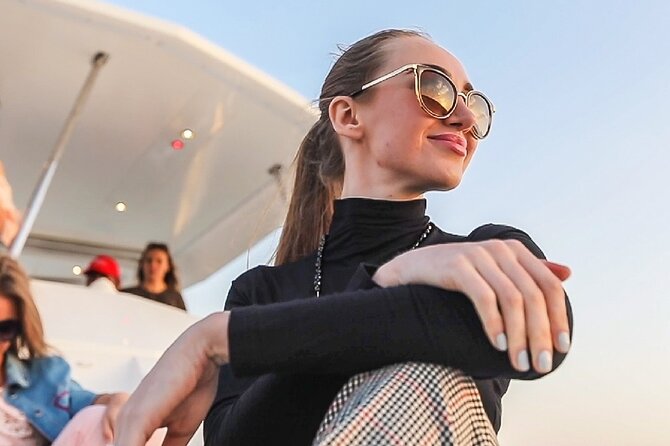 Private Dubai 2 Hours Luxury Yacht Charter with BBQ Option - Where you start and how the cruise is timed