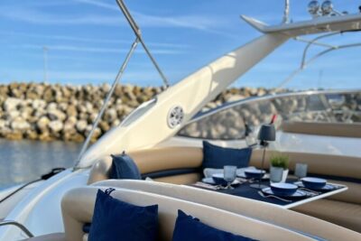 Private Excursion to the Arrábida Coast on Board a Yacht - How the Yacht Day Works: 4 Hours vs 7 Hours (You Choose the Pace)
