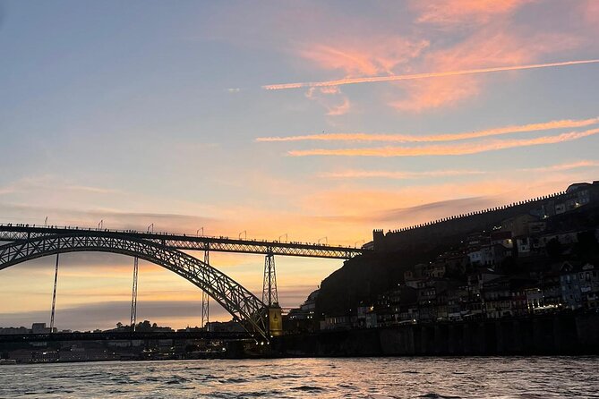 Private experience in the Douro (1 to 10 people) on a yacht just for you - The Gaia moment: cellars and riverside views at a slower pace