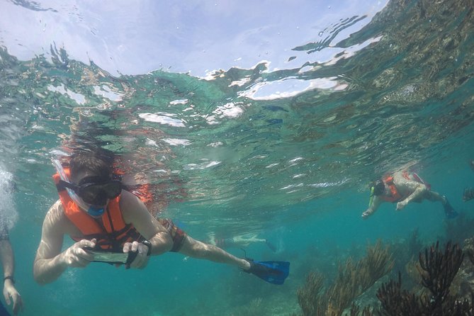 Private Fishing Tour in Yacht Playa del Carmen - On-board comfort: drinks and the snacks people remember