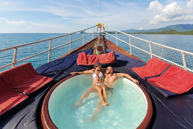 Private Full-Day Red Dragon Yacht to Angthong National Marine Park - Key things that make this yacht day special