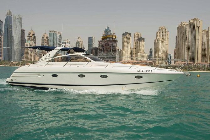 Private Luxury Everest Yacht Cruise from Dubai Marina - Entering Dubai Marina: meeting point and timing that matters