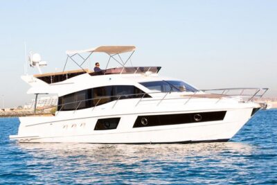 Private Luxury Yacht cruise around Atlantis and Dubai Marina - What You’ll Do During the 2 Hours: From Boarding to the Gulf