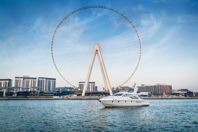 Private Luxury Yacht Cruise for up to 20 people - Palm Jumeirah and Atlantis: When You Want That Picture-Perfect Arch