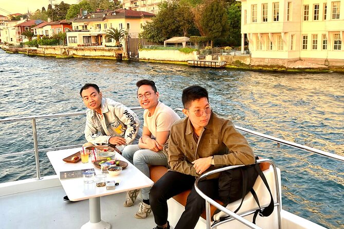 Private Luxury Yacht Cruise in Istanbul Bosphorus - Maiden’s Tower From the Water: Legend, Isolation, and Photo Angles