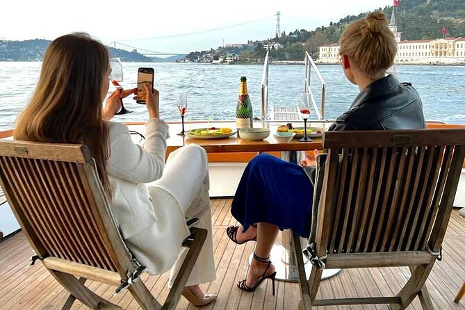 Private Luxury Yacht Cruise in Istanbul Bosphorus - Rumeli Hisarı: A Fortress at the Narrowest Point
