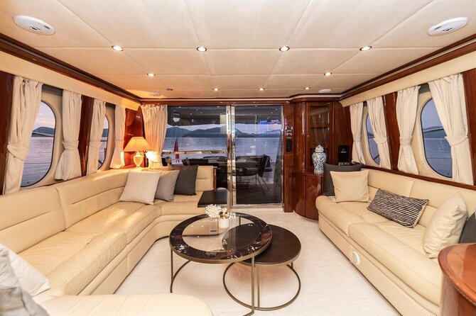 Private Luxury Yacht Cruise on Bosphorus - Dolmabahçe Palace: the grand entrance you see from the water