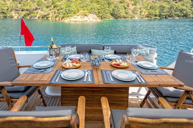 Private Luxury Yacht Cruise on Bosphorus - Çırağan Palace and Ortaköy: luxury buildings and street-life energy