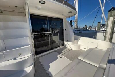 Private Luxury Yacht Cruise Tour in Miami Beach and Biscayne Bay - Where you meet and how boarding works at Isla del Mar