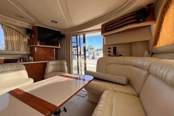 Private Luxury Yacht Cruise Tour in Miami Beach and Biscayne Bay - Stop 2: Star Island and downtown views for photos and wildlife chances