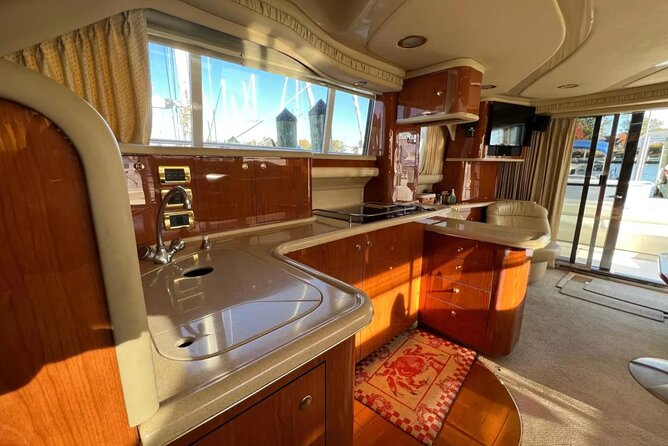 Private Luxury Yacht Cruise Tour in Miami Beach and Biscayne Bay - On-board comfort: the stuff that makes this feel like a real luxury day