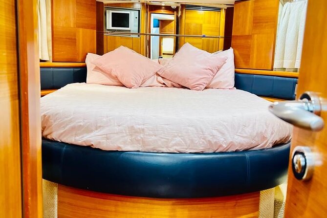 Private Luxury Yacht Tour From Dubai Marina - Price and Value: Is $280 Per Person a Good Deal?