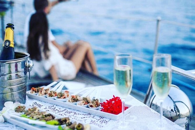Private Sailing Yacht Charter by Independence from Koh Samui - Weather, Waves, and the Wet-Part Reality