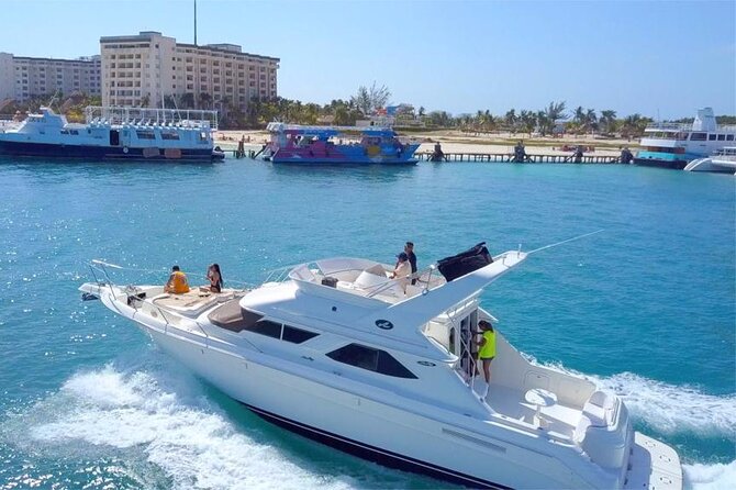 Private SeaRay 47ft Yacht Rental Cancun 23P6 - Pick the Right Time: 2, 4, or 6 Hours Changes the Whole Day
