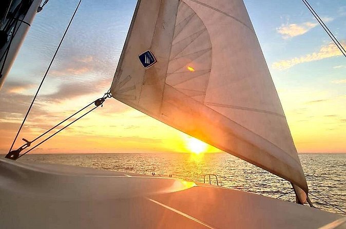 Private Sunset Tour in Marina La Cruz by Yacht - Onboard Drinks, Food, and the Crew’s Role in the Fun