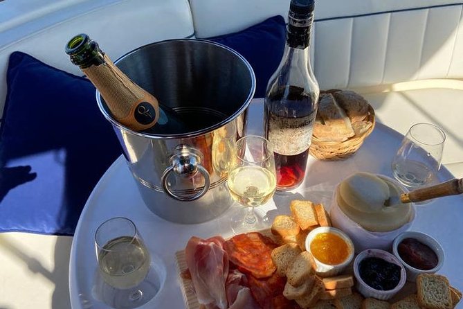 Private tasting in the Douro (1 to 7 people) on a yacht for yourself - Porto-to-Douro, but with your own pace
