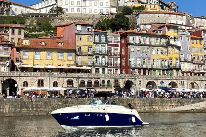 Private tasting in the Douro (1 to 7 people) on a yacht for yourself - Arrábida Bridge and the move toward the Atlantic