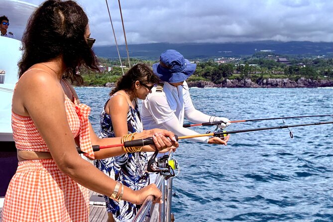 Private Tour in South Jeju including Yacht Cruise - Jeongbang Waterfall: 23 meters of ocean drop