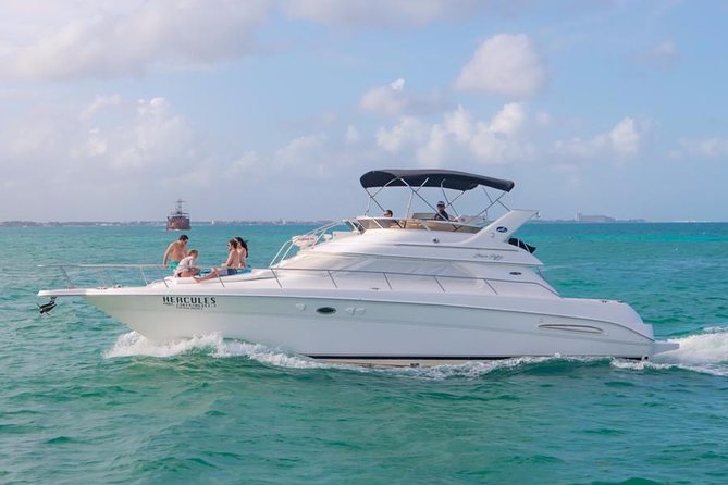 Private Yacht - 46 ft SeaRay Cancun Bay Snorkel 23P4 - Included onboard: snorkeling gear, ice, soda, water, and the crew