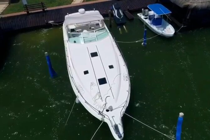 Private Yacht 46ft Sea Ray Snorkel up to 15 pax 23P2 - Life on a 46ft Sea Ray: the comfort basics you’ll notice