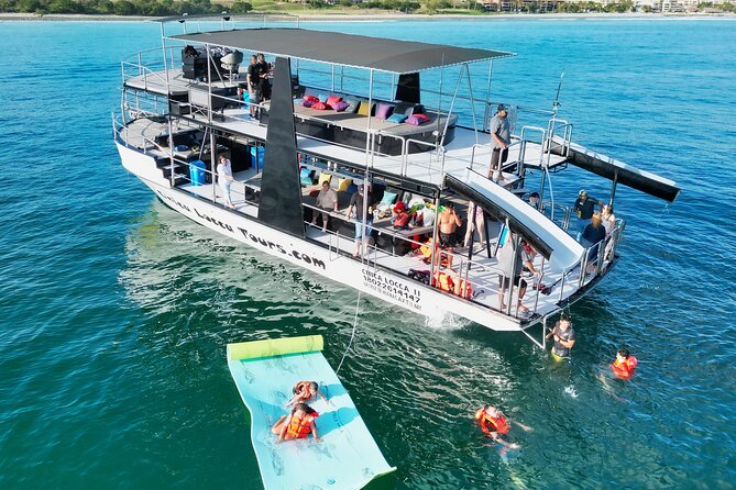 Private Yacht Charter ChicaFUN 2 Waterslides All Inclusive - Key things I’d bet on before you book