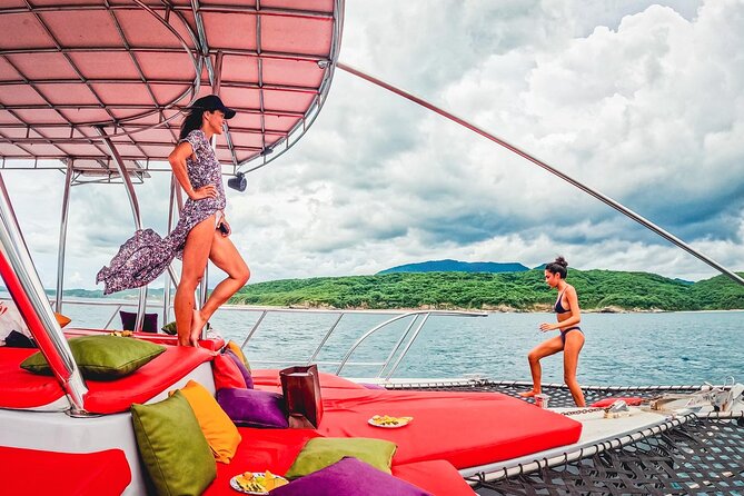 Private Yacht Charter ChicaFUN 3 Waterslides All Inclusive - Getting There: Meeting Place Rules and Pickup Reality