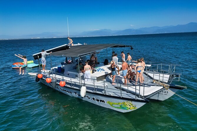 Private Yacht Charter ChicaFUN 4 All Inclusive - All-Inclusive Onboard: Drinks, Snacks, and Water Toys