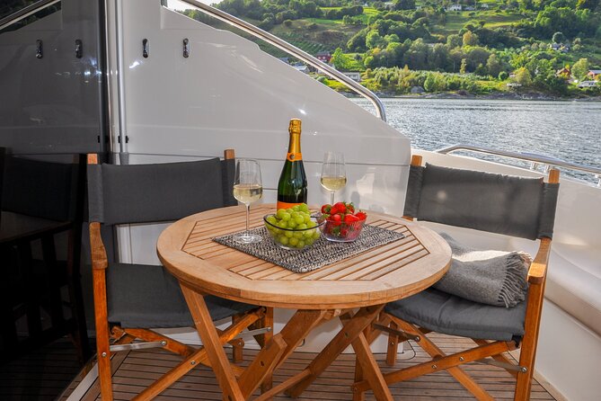 Private yacht Cruise in Flåm and Gudvangen, Nærøyfjord - Where you meet the boat in Flåm (and what to expect)