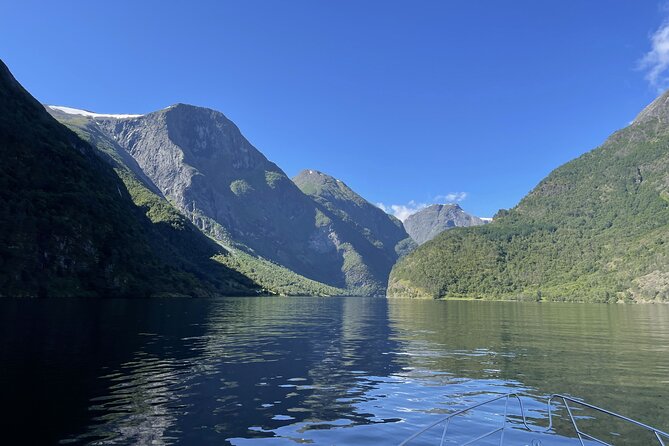 Private yacht Cruise in Flåm and Gudvangen, Nærøyfjord - Waterfalls near Kjelfossen: how close you can get