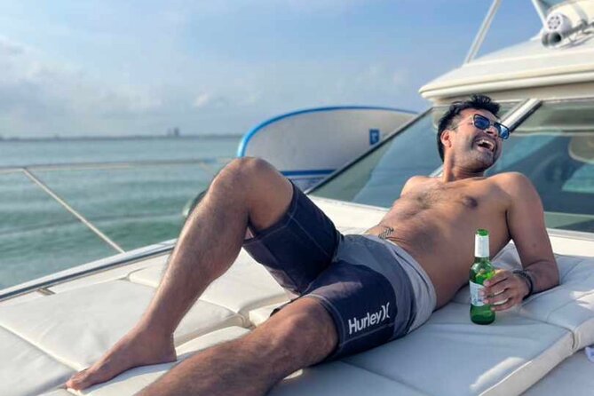 Private Yacht Cruise in Miami Beach - Booking, boarding, and the simple rhythm of the cruise
