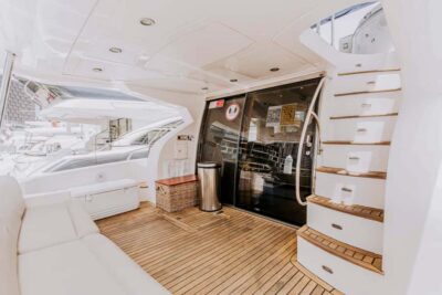 Private Yacht Dubai: 56ft - Where you meet (and how early to arrive matters)