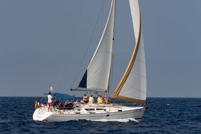 Private Yacht Excursion from Puerto Colon 3 hours - Food and drinks: the part that makes it feel like a treat
