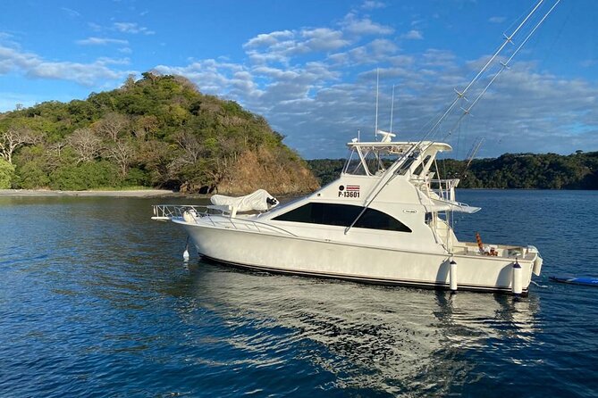 Private Yacht Experience with Snorkelling and Water Sports Half day - Watersports without the line: wakeboarding, waterskiing, tubing, wave runners