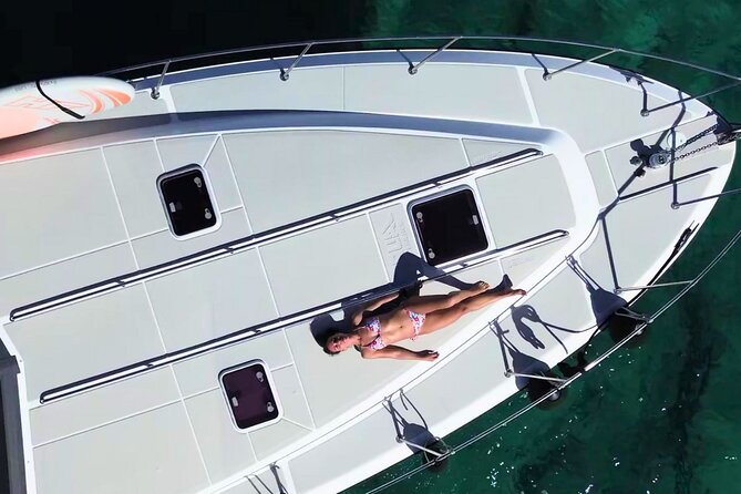Private yacht in Papagayo Beaches with Gourmet or Premium menu - Value check: is $1,123.78 per group worth it?