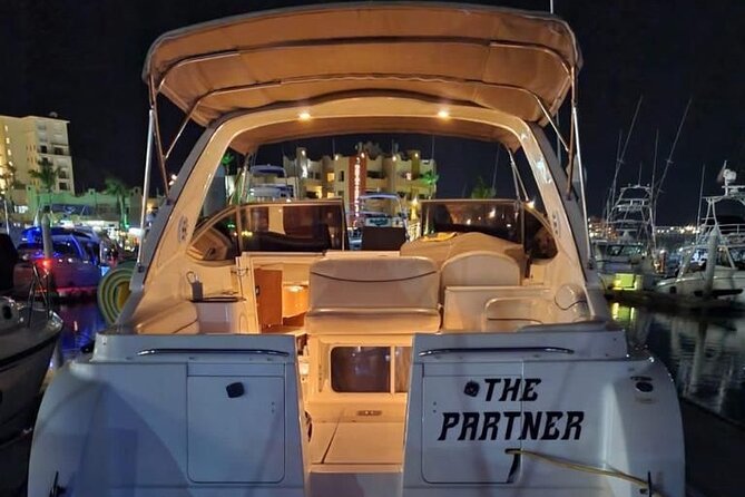 Private yacht rental for 2 hours - Your 2 hours around the bay: cruise time plus real swim time