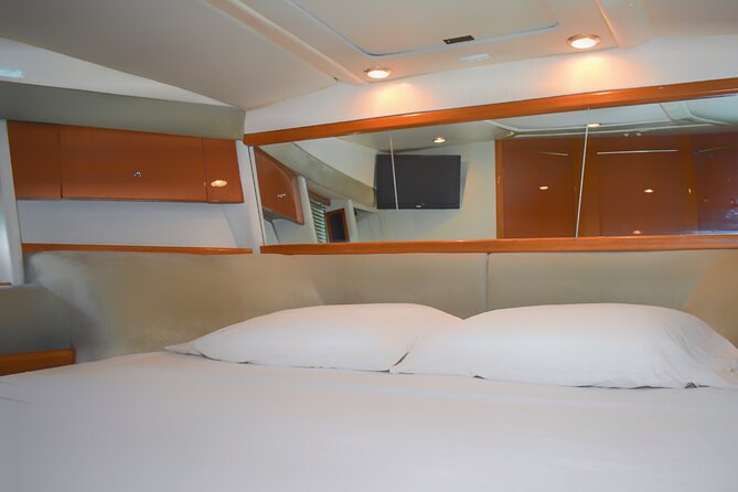 Private Yacht Rental in Cancun - Brunch on board: ceviche and guacamole are the real stars
