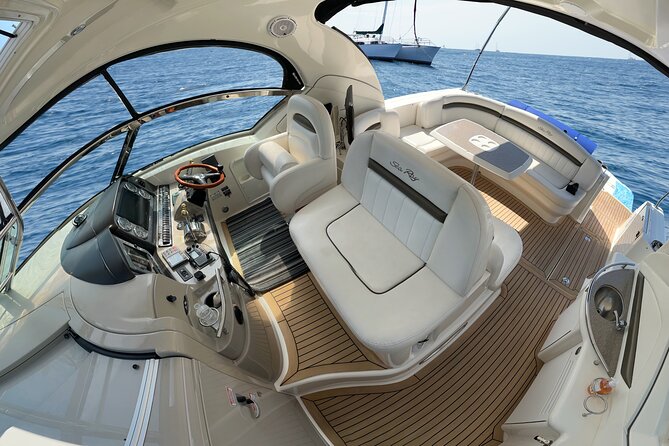 Private Yacht Sea Ray all-inclusive charter in Cabo - Who should book this Cabo yacht charter?