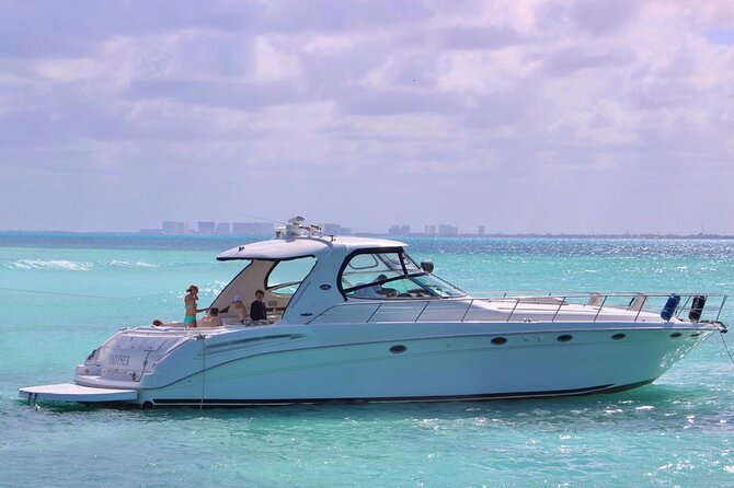 Private Yacht SEARAY SUNDANCER 60ft up to 20 pax 23P1 - A 60ft SEARAY SUNDANCER charter with a flexible 2, 4, or 6-hour plan