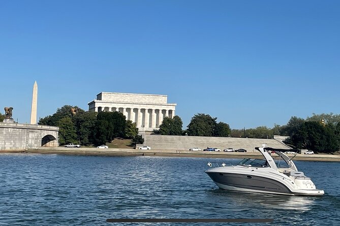 Private Yacht Tour along Washington DC Waterfront - Meeting at Tony and Joe’s and getting comfortable fast