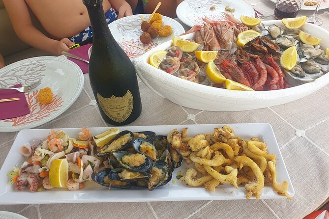 Private Yacht Tour in Gallipoli - The onboard lunch and drinks: what you can expect