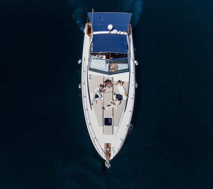 PUERTO BANUS: YACHT RENTAL FOR GROUP 2H - Playa Puerto Banús: welcome refreshments and the shift into vacation mode