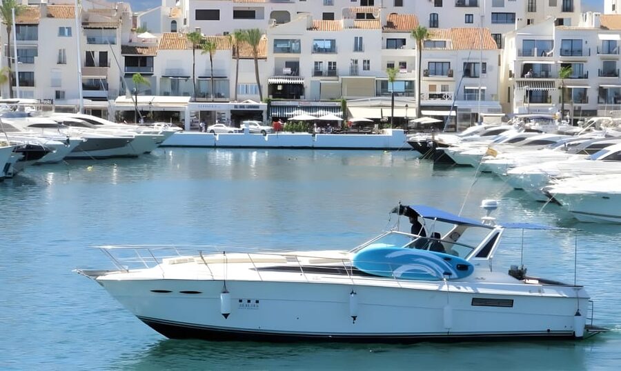 PUERTO BANUS: YACHT RENTAL FOR GROUP 2H - Who this yacht rental suits best (and who might want something else)