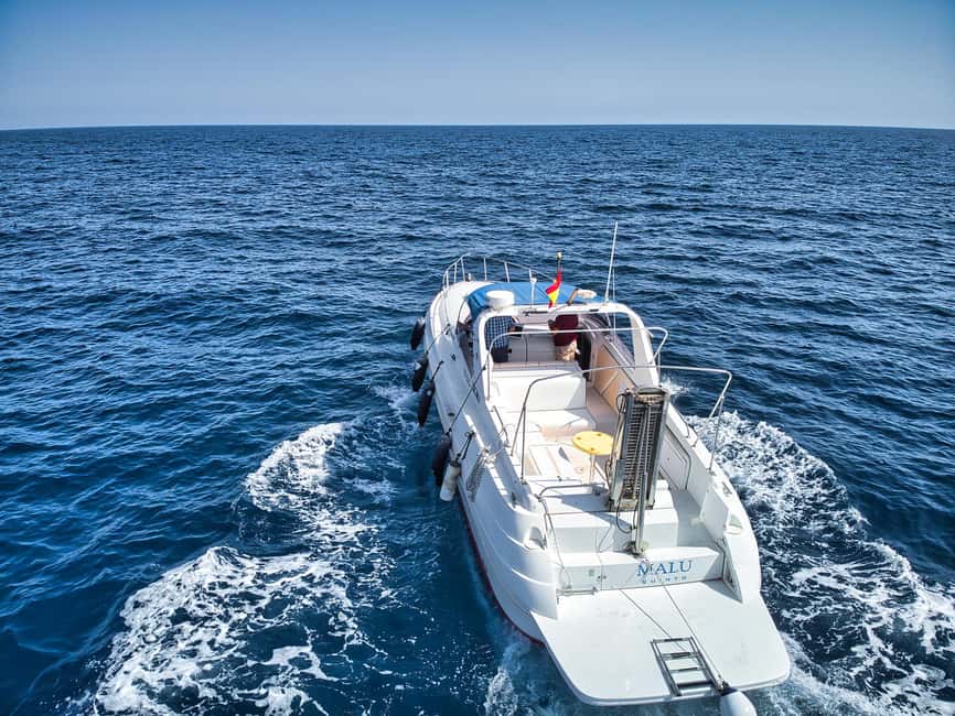 Puerto de Mogán: PRIVATE Yacht for up to 10 persons - Champagne start, unlimited drinks, and a real on-board meal
