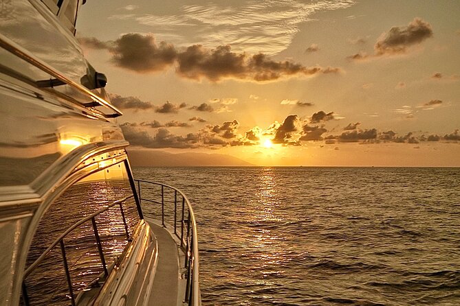 Puerto Vallarta: Luxury Yacht Sunset Cruise with Premium Open Bar - Open Bar + Appetizers: How the Cruise Stays Fun, Not Formal