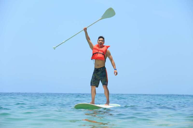 Puerto Vallarta: Luxury Yacht Tour with Lunch and Open Bar - The cruise back to town: lunch onboard, lounging, and photo add-ons
