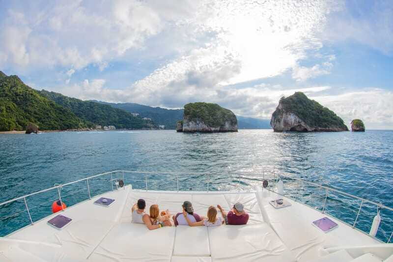 Puerto Vallarta: Luxury Yacht Tour with Lunch and Open Bar - Should you book this luxury yacht tour in Puerto Vallarta?