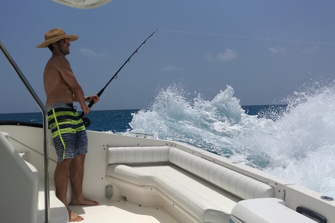 Rent a Private Yacht or Boat for 4 hrs from Playa Mujeres -SR55H4 - Lunch, Food, and Snacks: Know What You’re Paying For